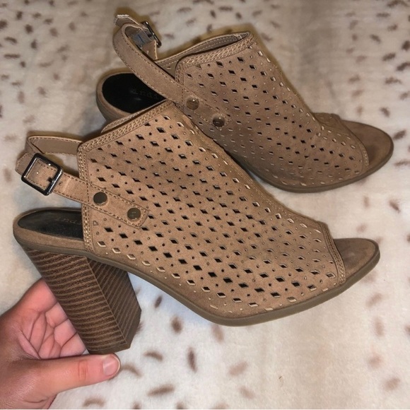 Open Toe Heels - Picture 1 of 2